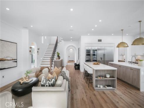 15 Boardwalk , Newport Beach, CA