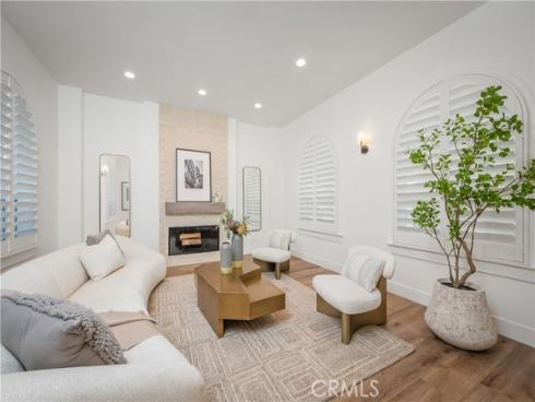 15 Boardwalk , Newport Beach, CA