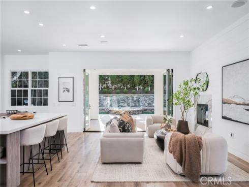 15 Boardwalk , Newport Beach, CA