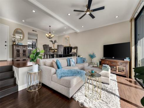 207  Columbia  , Newport Beach, CA