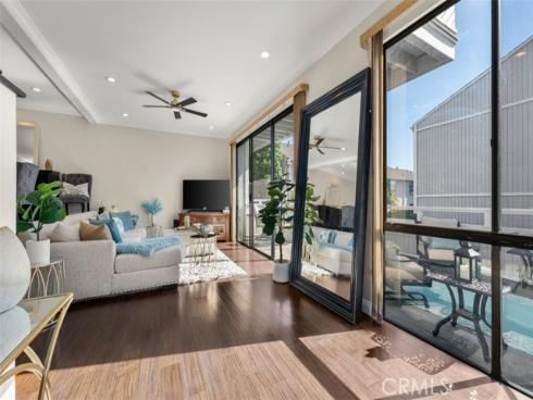 207  Columbia  , Newport Beach, CA