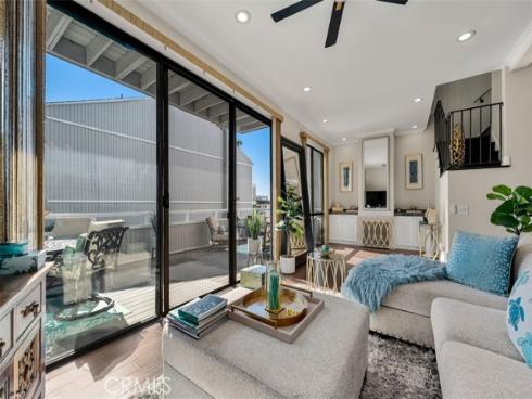 207  Columbia  , Newport Beach, CA