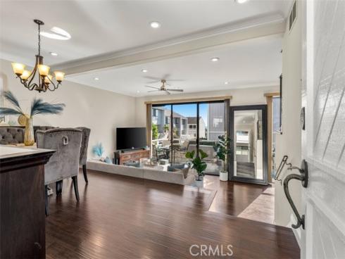 207  Columbia  , Newport Beach, CA