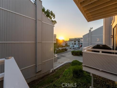 207  Columbia  , Newport Beach, CA