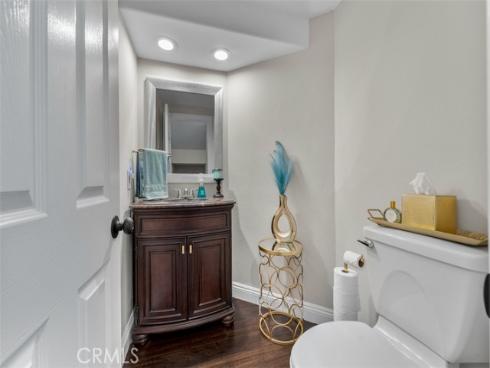 207  Columbia  , Newport Beach, CA