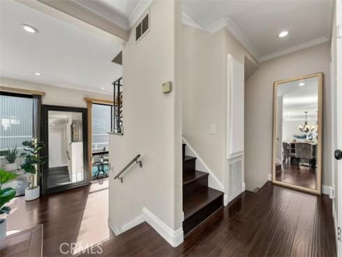 207  Columbia  , Newport Beach, CA