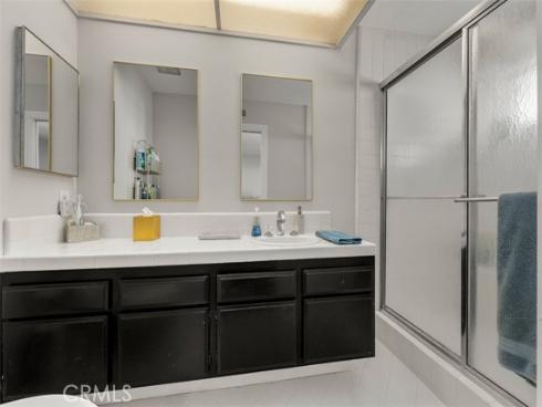 207  Columbia  , Newport Beach, CA
