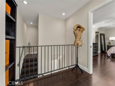 207  Columbia  , Newport Beach, CA