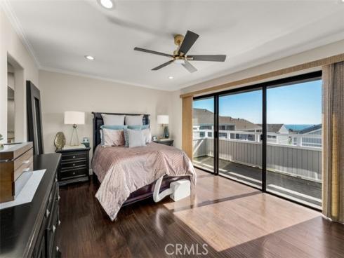 207  Columbia  , Newport Beach, CA