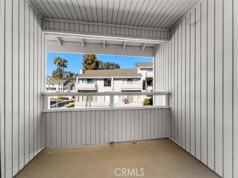 207  Columbia  , Newport Beach, CA