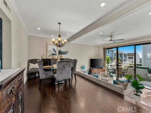 207  Columbia  , Newport Beach, CA