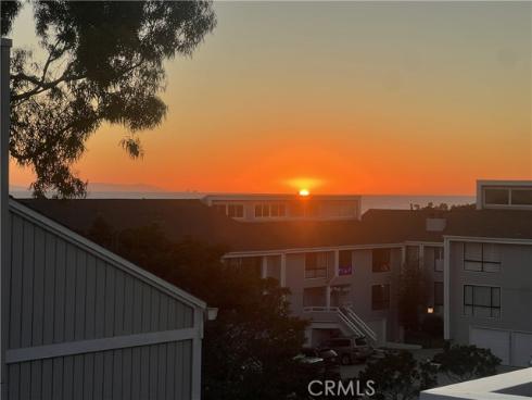 207  Columbia  , Newport Beach, CA