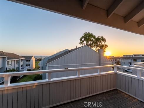 207  Columbia  , Newport Beach, CA