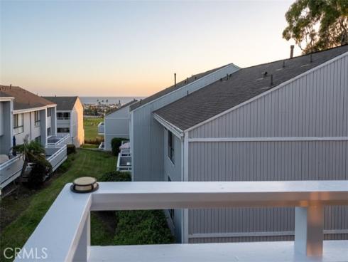 207  Columbia  , Newport Beach, CA