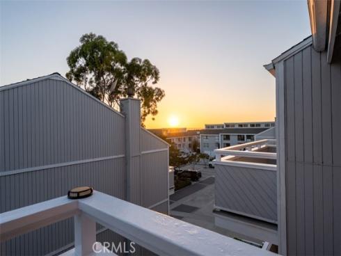 207  Columbia  , Newport Beach, CA