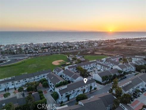 207  Columbia  , Newport Beach, CA