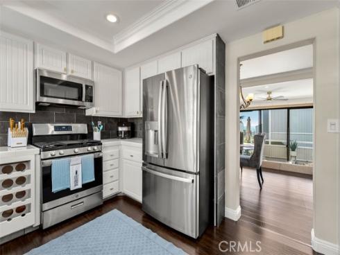 207  Columbia  , Newport Beach, CA
