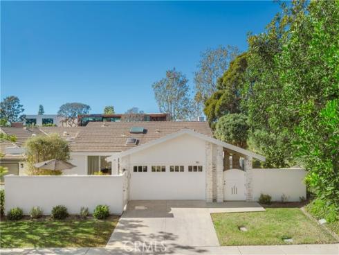 2 Maritime Drive, Newport Beach, CA