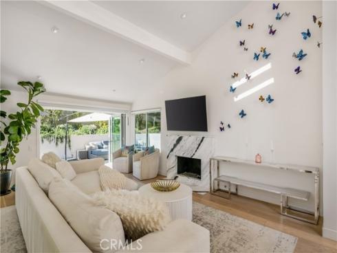 2 Maritime Drive, Newport Beach, CA