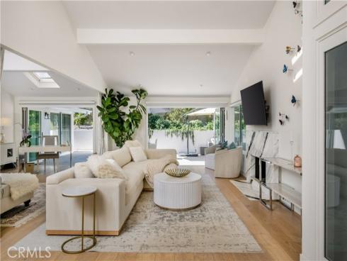 2 Maritime Drive, Newport Beach, CA