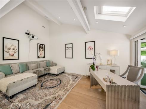 2 Maritime Drive, Newport Beach, CA