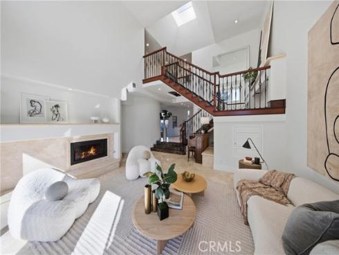 2 Vienna , Newport Beach, CA