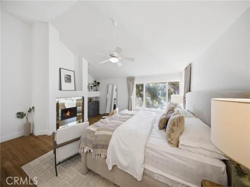 2 Vienna , Newport Beach, CA