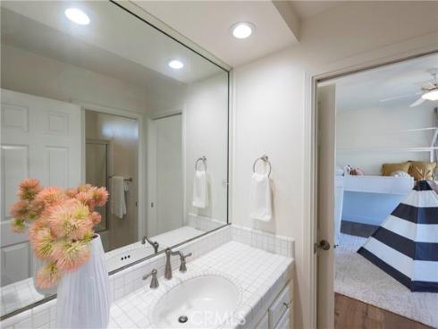 2 Vienna , Newport Beach, CA
