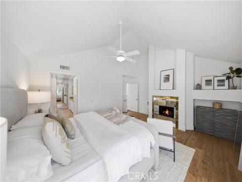 2 Vienna , Newport Beach, CA