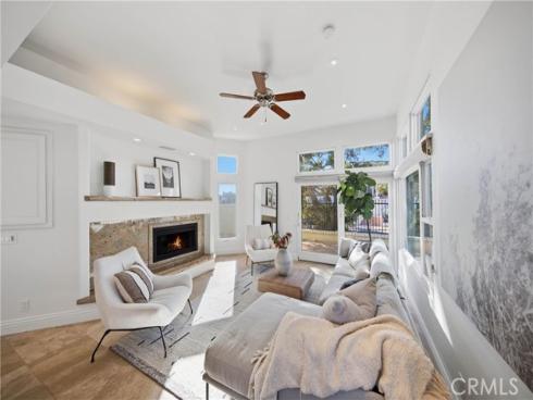 2 Vienna , Newport Beach, CA