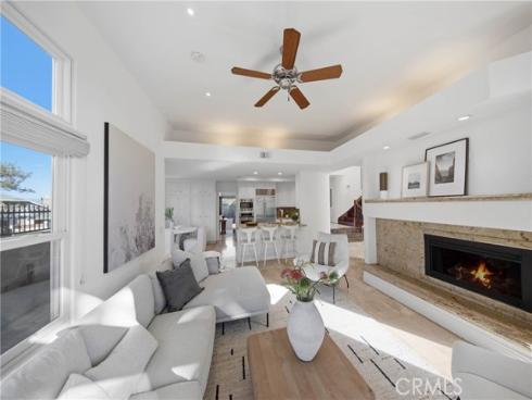 2 Vienna , Newport Beach, CA