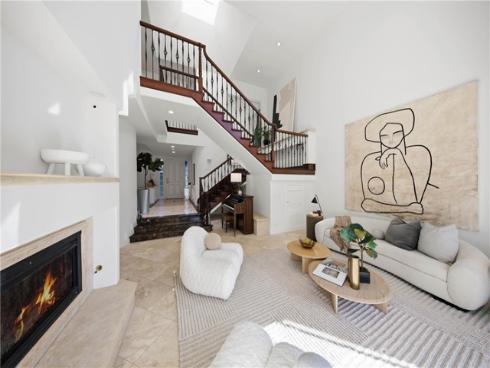 2 Vienna , Newport Beach, CA