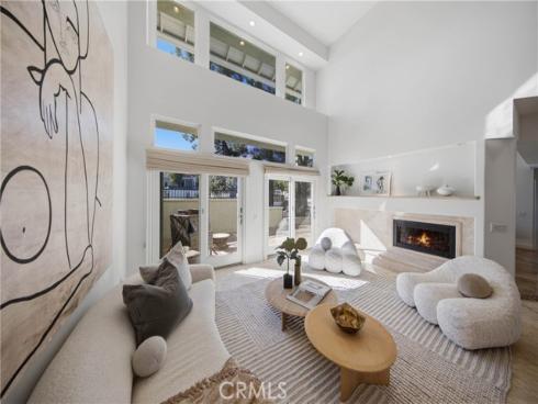 2 Vienna , Newport Beach, CA