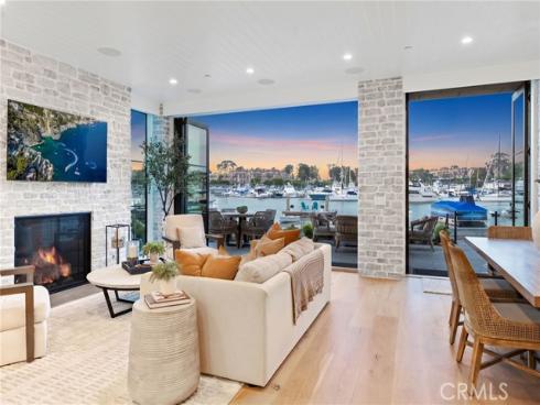 409 North Bayfront , Newport Beach, CA
