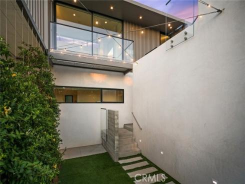 2320 Clay Street, Newport Beach, CA