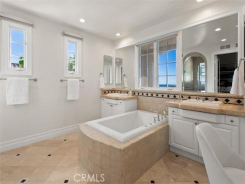 3 Atlantis Cove , Newport Coast, CA