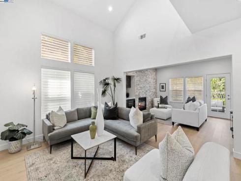 24 Dauphine , Newport Coast, CA