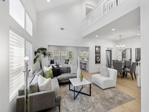 24 Dauphine , Newport Coast, CA