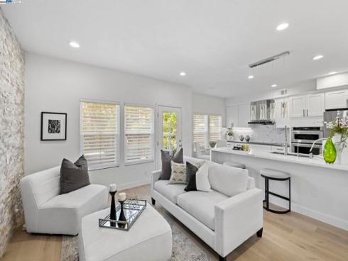 24 Dauphine , Newport Coast, CA