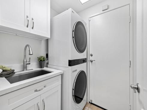 24  Dauphine  , Newport Coast, CA