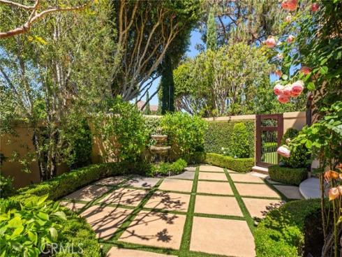 25  Lyon  , Newport Coast, CA