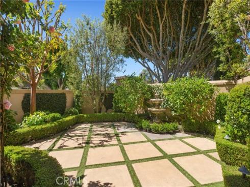 25  Lyon  , Newport Coast, CA