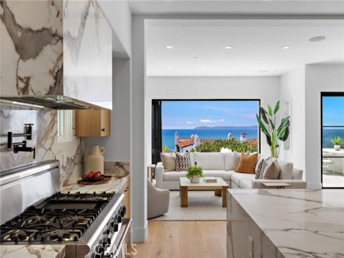 28  Surfspray Bluff  , Newport Coast, CA