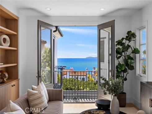 28  Surfspray Bluff  , Newport Coast, CA