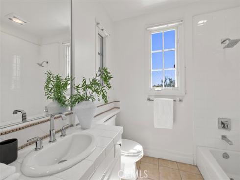 28 Sandy Cv , Newport Coast, CA