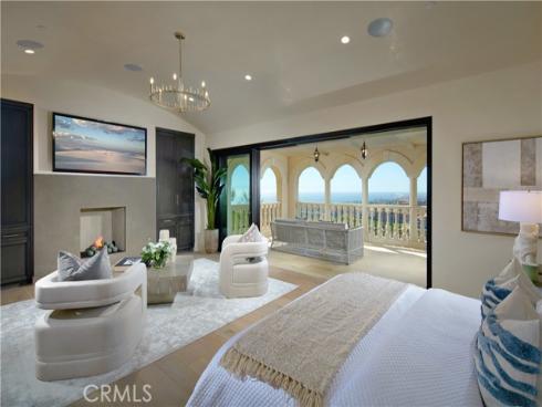 3 Del Mar , Newport Coast, CA