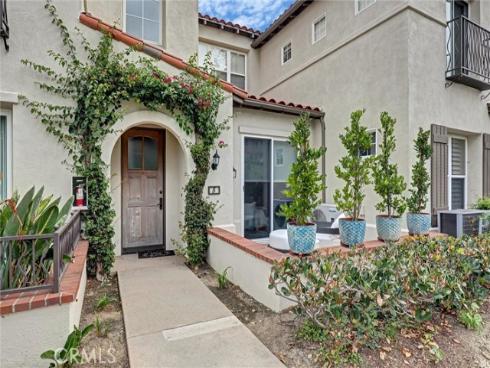 8 Celano Court