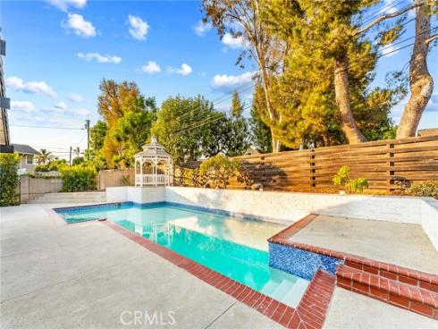 1271 N Brittany Cross   Road, North Tustin, CA