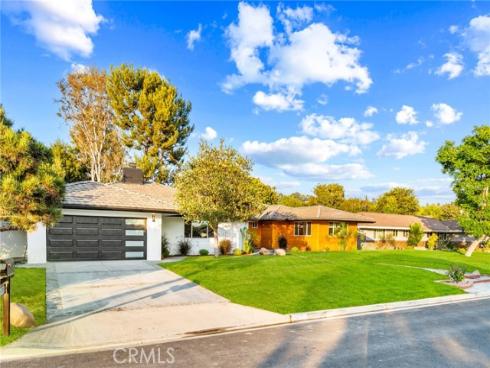 1271 N Brittany Cross   Road, North Tustin, CA