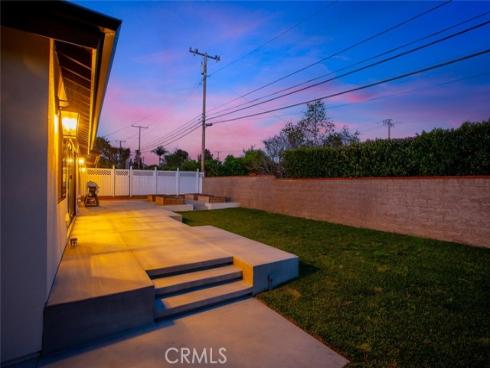 12592 Singing Wood Drive, North Tustin, CA